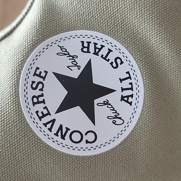 Converse High top Brand new platform in the box no lid. - Picture 3 of 12